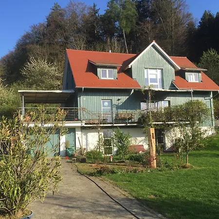 Gemuetliche Mit Terrasse In Der Naehe Vom Bodensee דירה טטנאנג